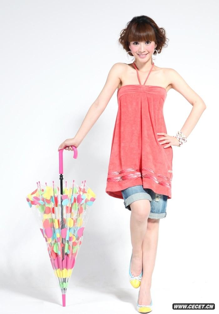 柳巖甜美笑容新寫(xiě)真