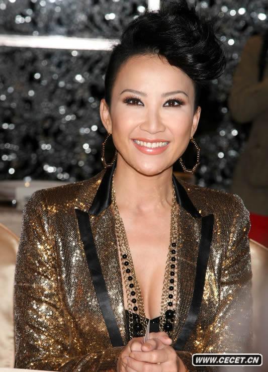 李玟巡演啟動(dòng)優(yōu)雅現身