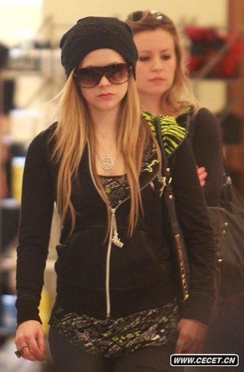 艾薇兒欲獨逛奢侈品店