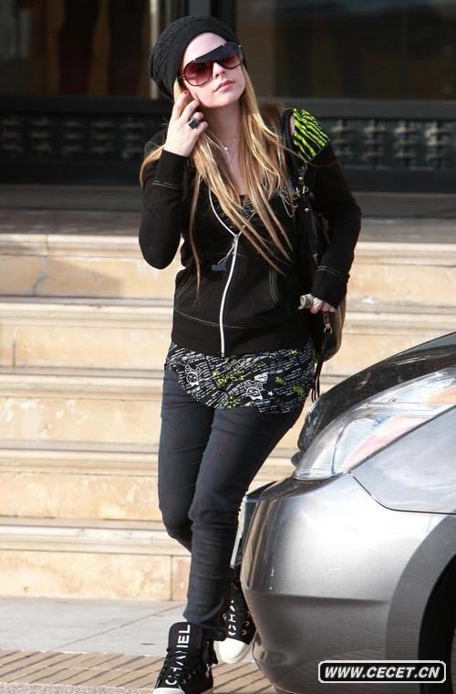 艾薇兒欲獨逛奢侈品店