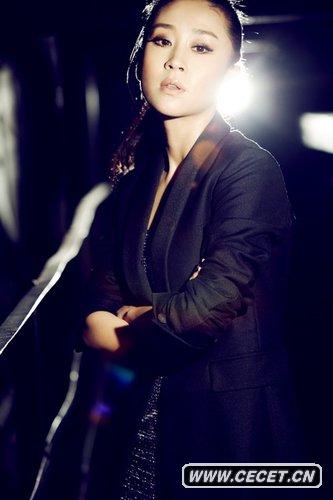 苗圃貓眼制服性感撩人