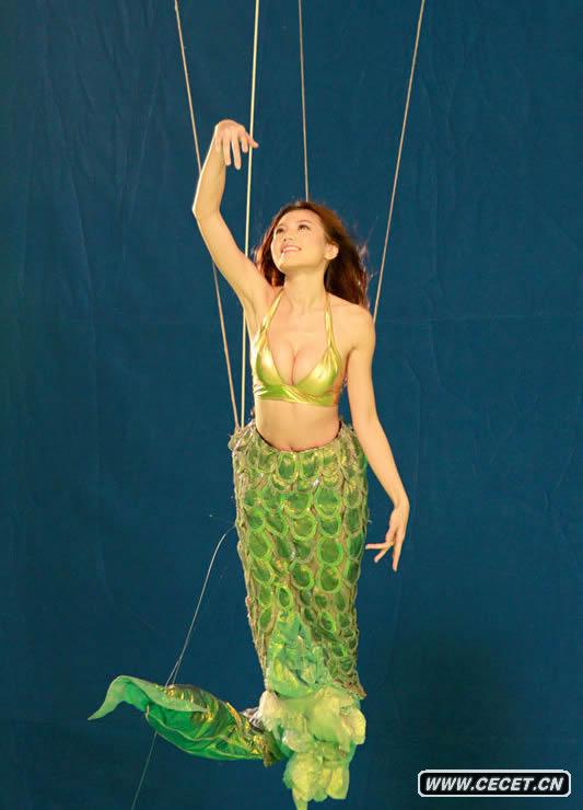周秀娜化身性感美人魚(yú)