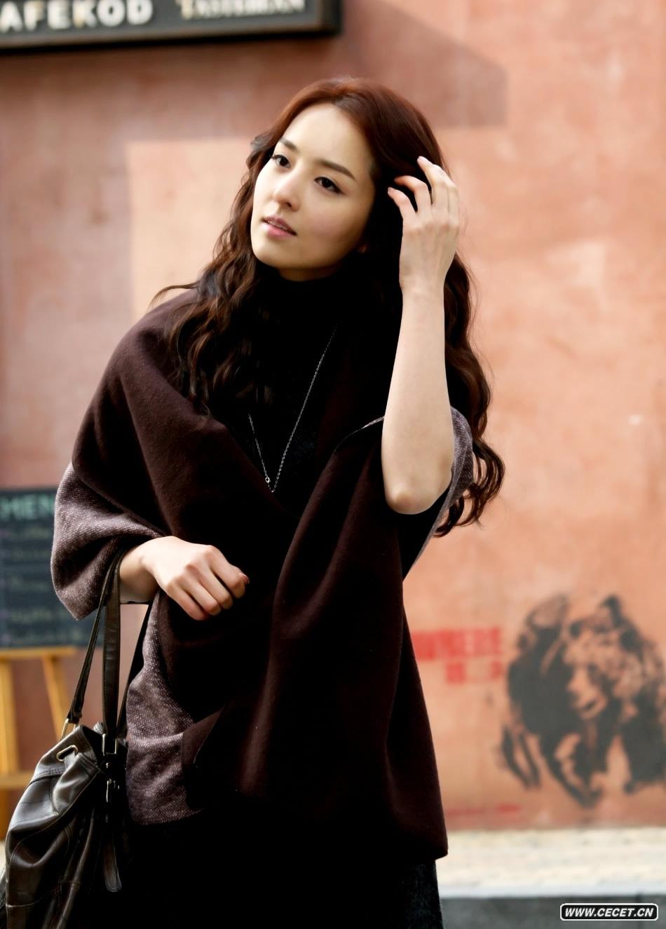 金孝妍代言爆炸頭奔放