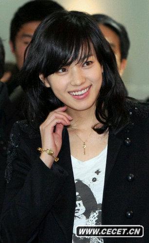 韓孝珠清新出席簽名會(huì )