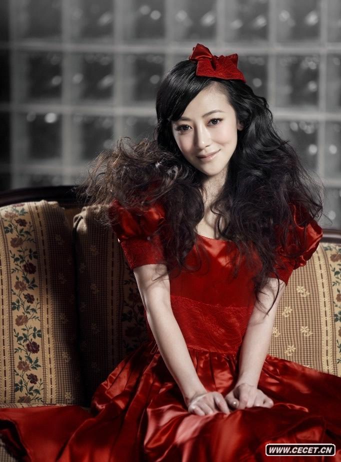 陳紫函芭比紅裝迎新年