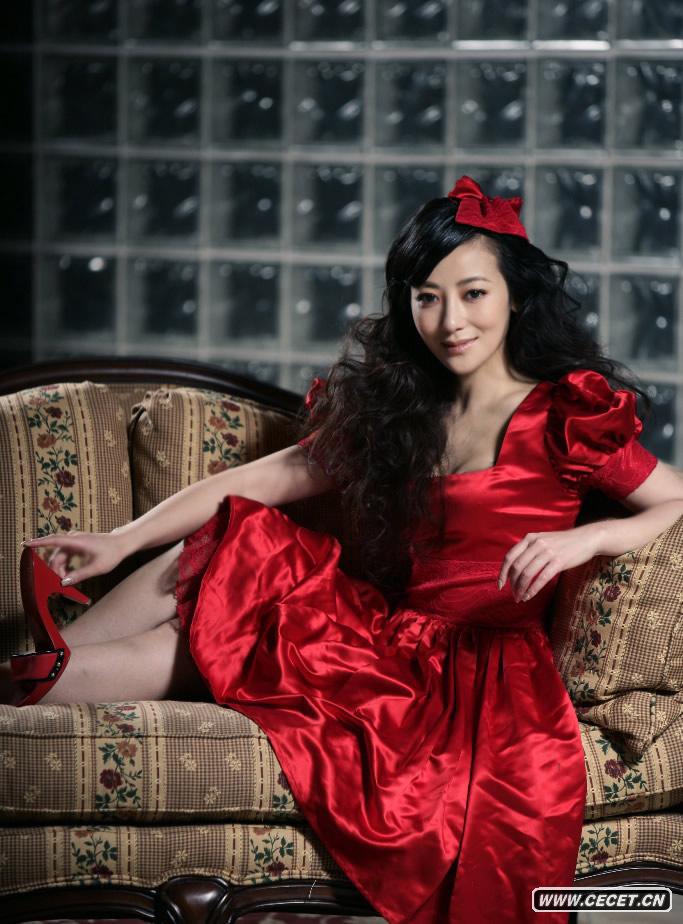 陳紫函芭比紅裝迎新年