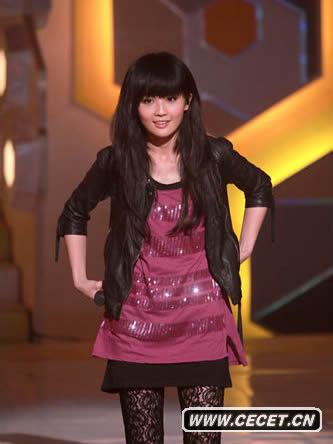 阿Sa新造型流露女人味