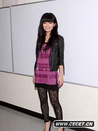 阿Sa新造型流露女人味