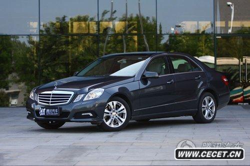 奔馳E級300手自一體時(shí)尚型實(shí)拍