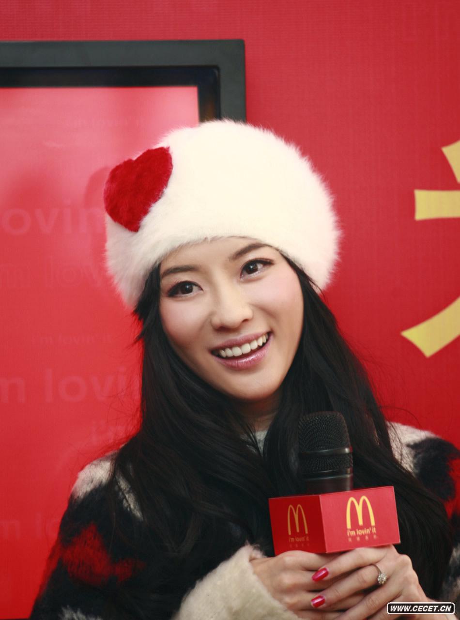 霍思燕代言顯嬌俏可愛(ài)