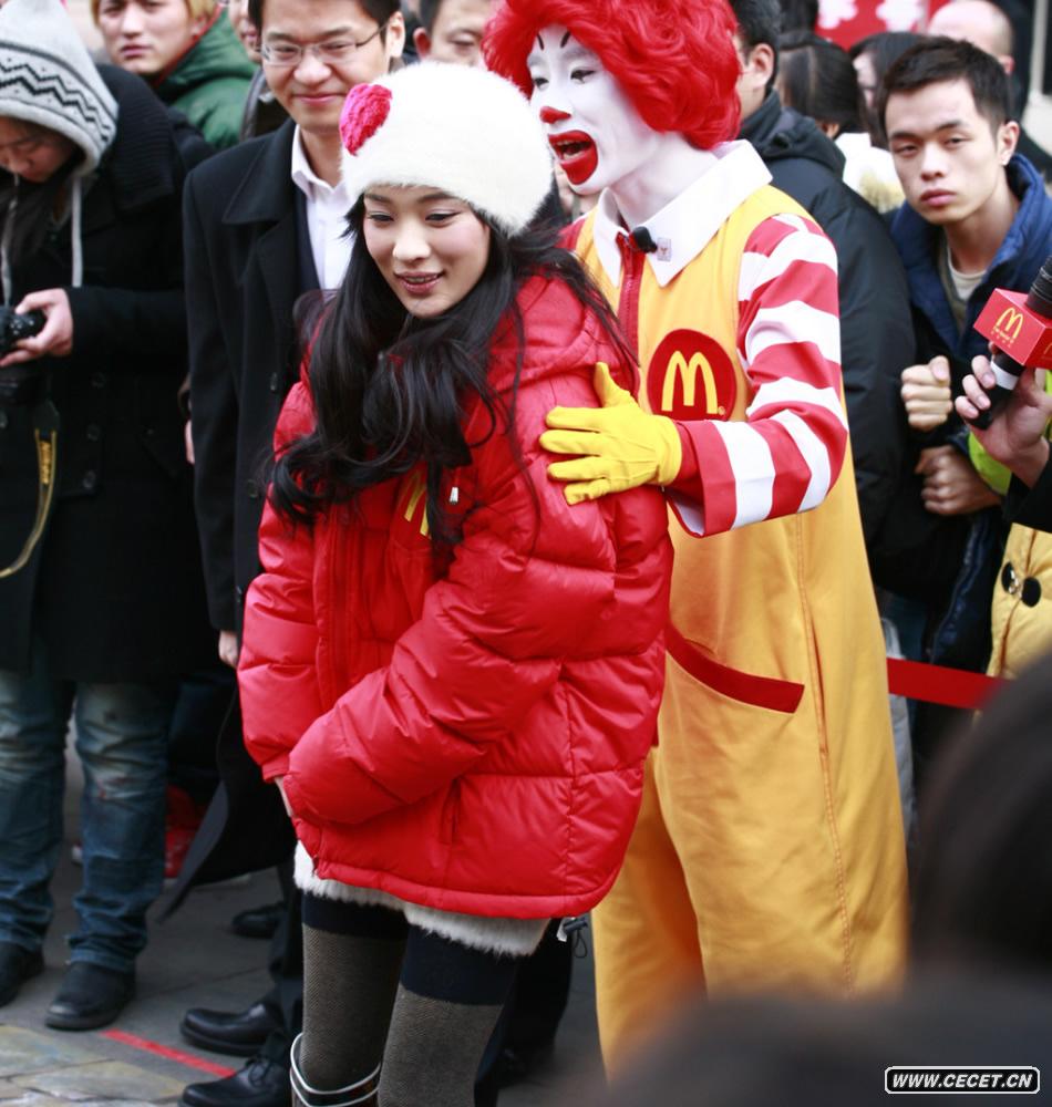 霍思燕代言顯嬌俏可愛(ài)