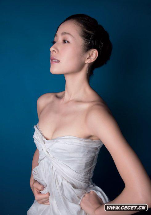 江一燕雙面時(shí)尚寫(xiě)真