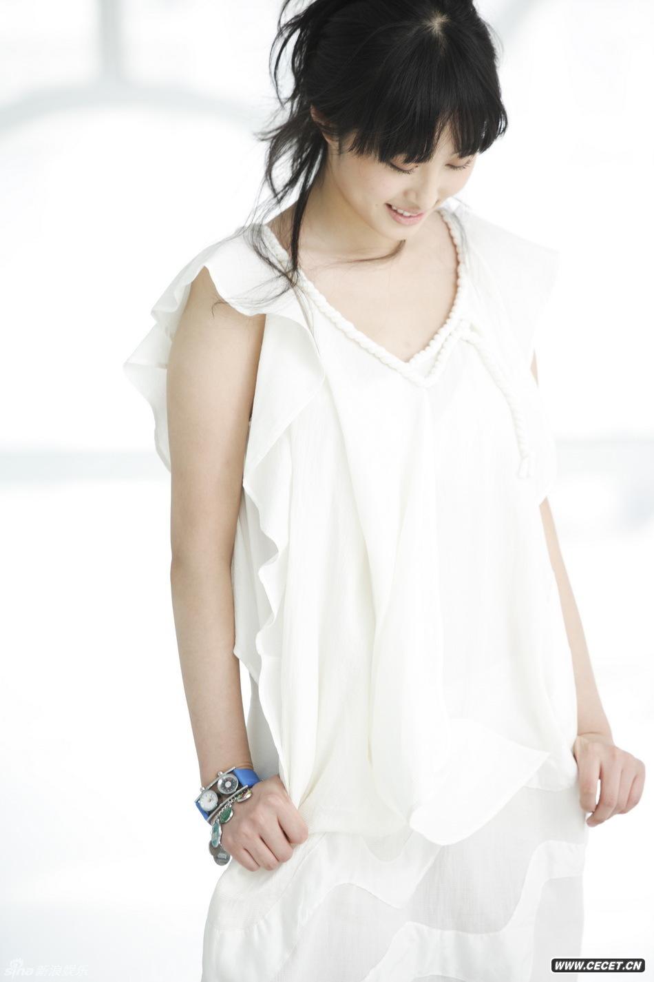 李欣汝寫(xiě)真純凈甜美