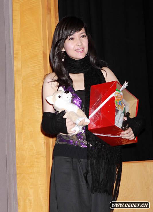 周慧敏高貴優(yōu)雅又性感