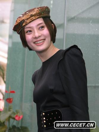 孫儷衣服造型似凸點(diǎn)