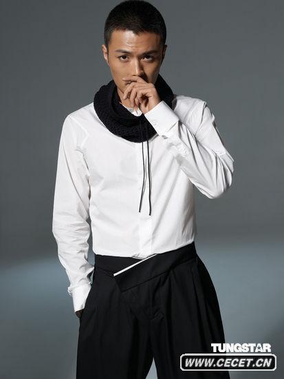 型男于小偉硬漢寫(xiě)真