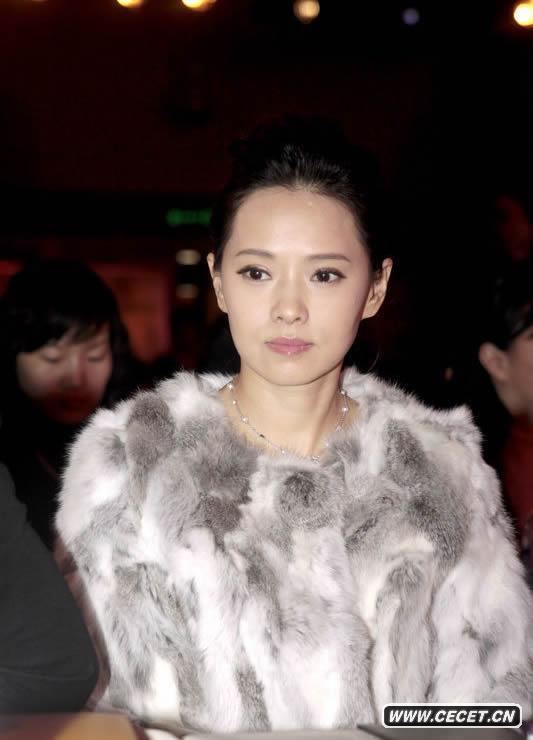 伊能靜貴婦造型現身