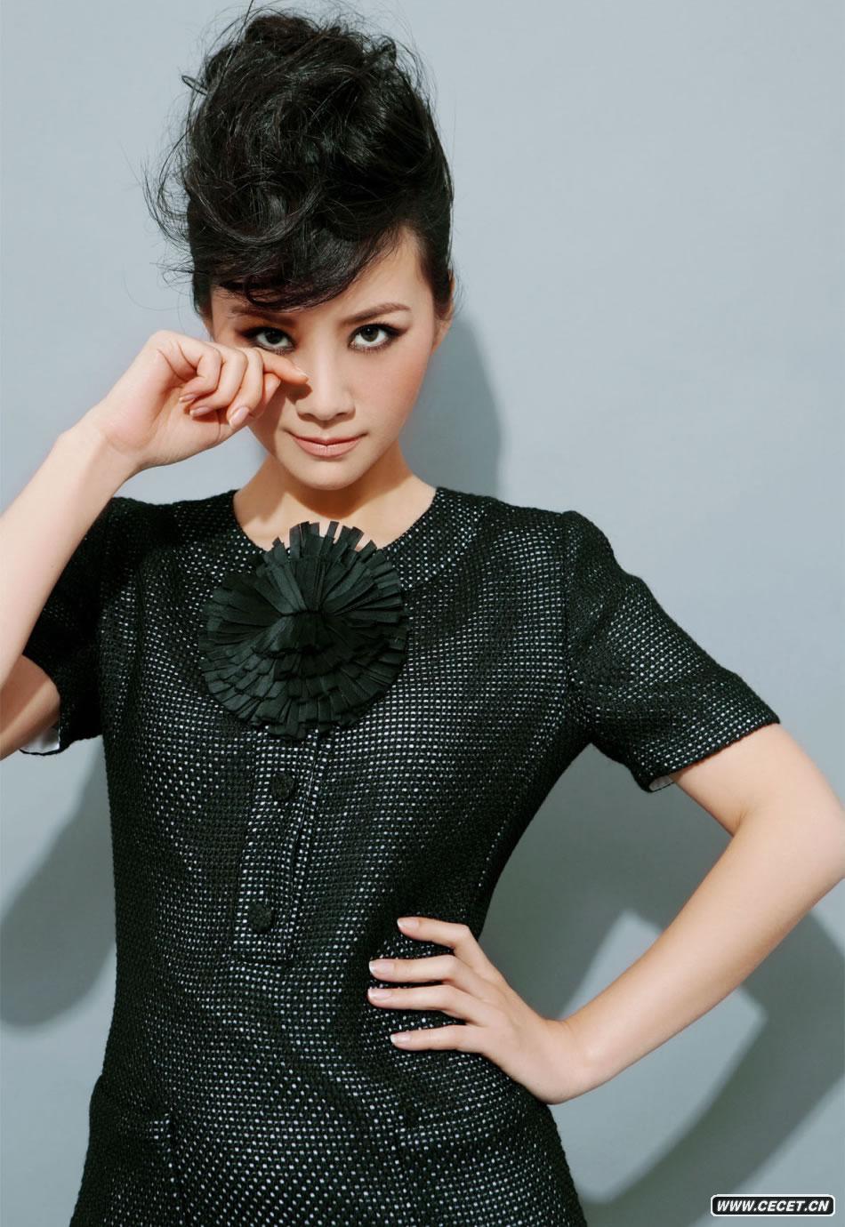 何琳寫(xiě)真用執著(zhù)叛逆