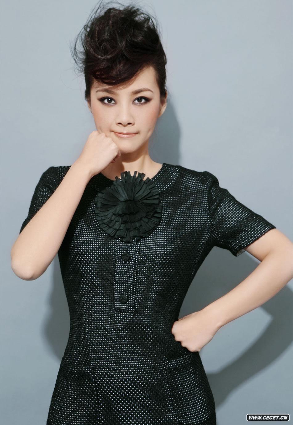 何琳寫(xiě)真用執著(zhù)叛逆