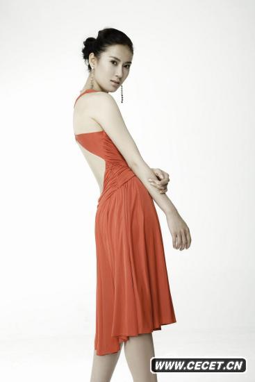 趙柯纖腰美背秀婀娜