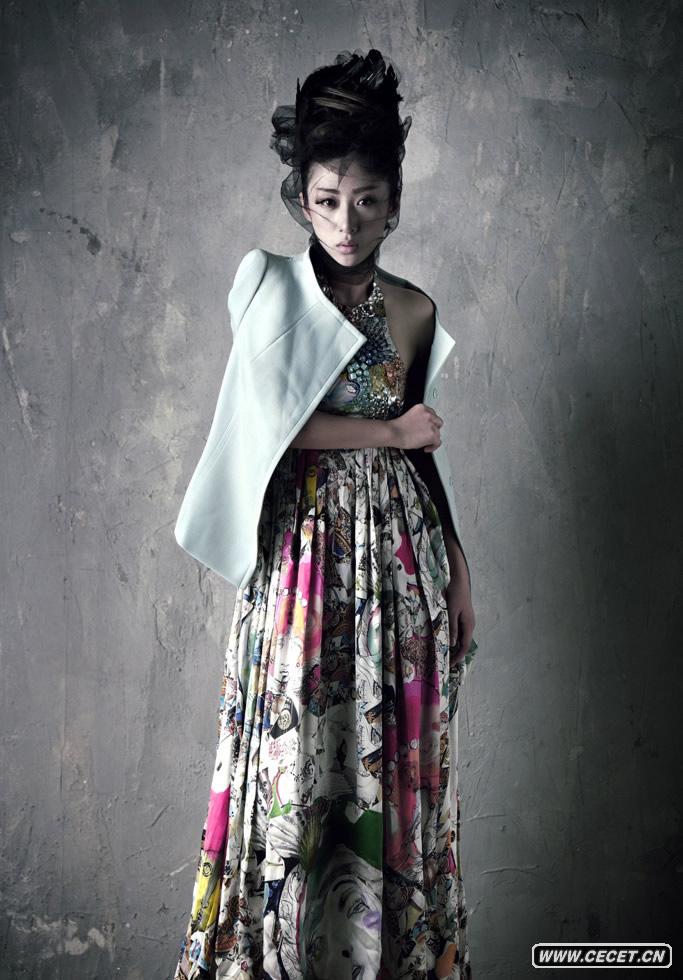 劉思彤復古油畫(huà)大片