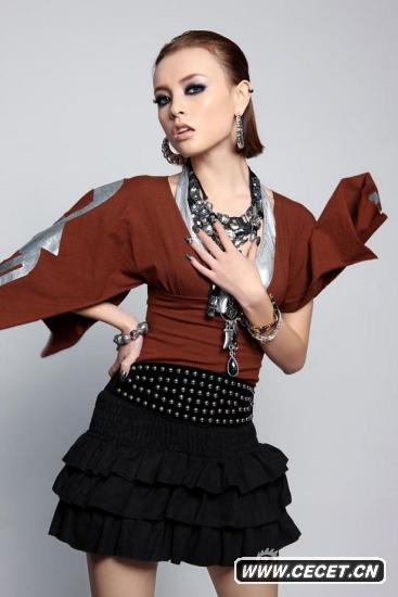 趙美彤變身全新寫(xiě)真