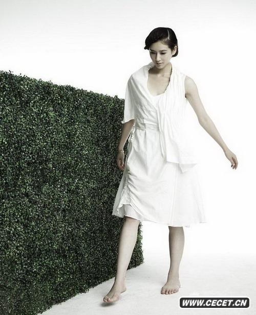 趙柯環(huán)保寫(xiě)真清麗脫俗