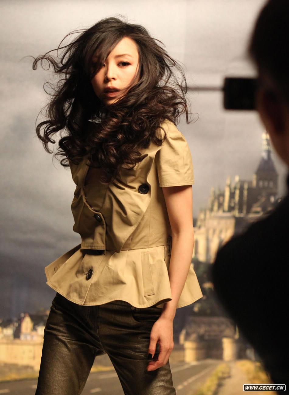 張靜初寫(xiě)真展法式情懷