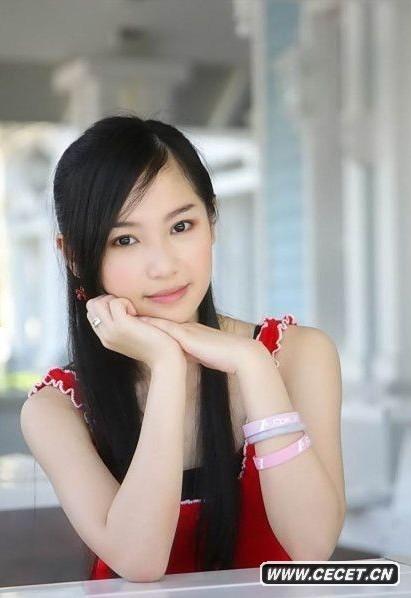 紅衣美女清秀寫(xiě)真