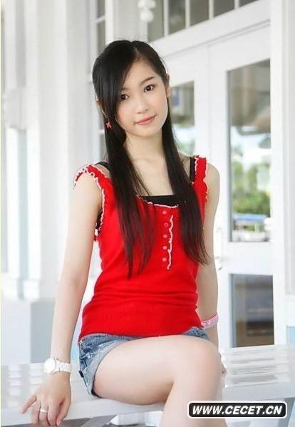 紅衣美女清秀寫(xiě)真