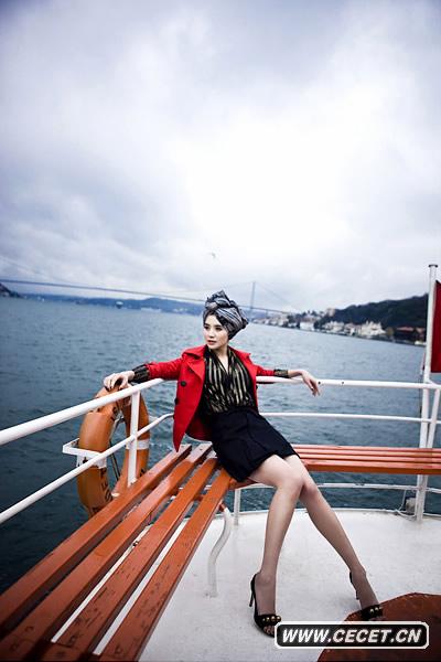 小宋佳時(shí)尚艷裝盡顯奢華高貴