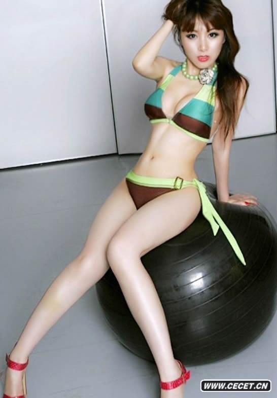 足球寶貝戴雪兒拍寫(xiě)真