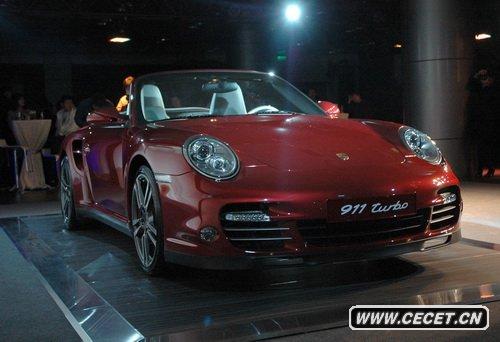 新款911 Turbo登陸北京長(cháng)安保時(shí)捷中心
