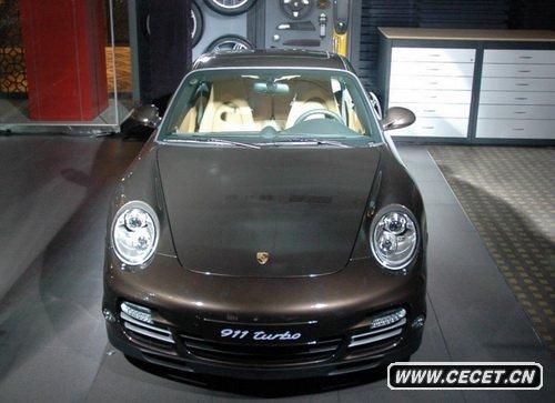 新款911 Turbo登陸北京長(cháng)安保時(shí)捷中心
