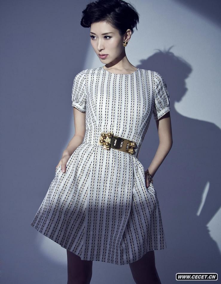 女主播李霞登兩會(huì )特刊