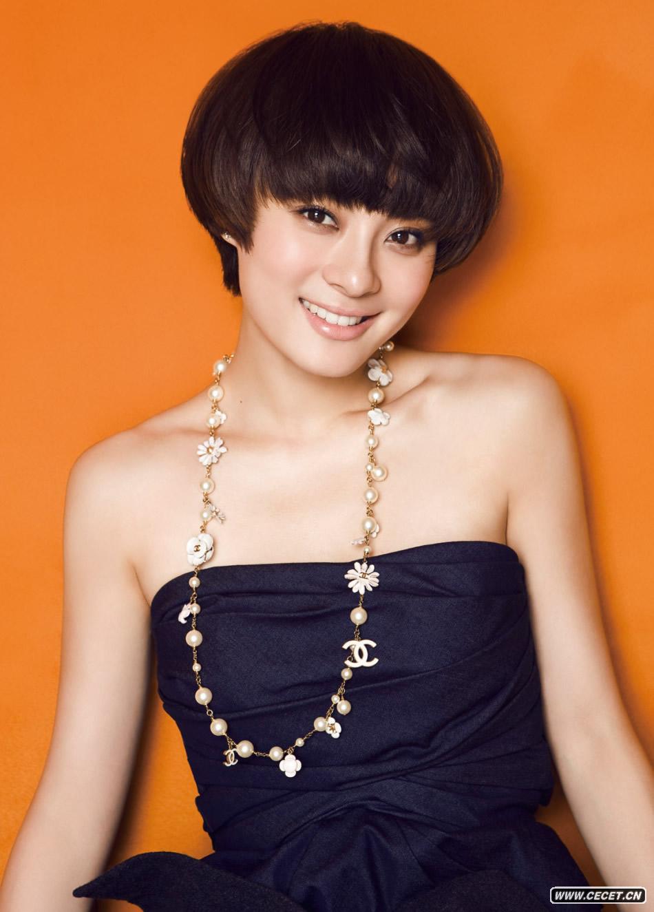 孫儷寫(xiě)真顯優(yōu)雅女人味