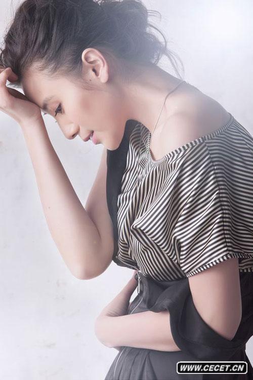 小宋佳時(shí)尚寫(xiě)真 大氣硬朗獨具女性韻味