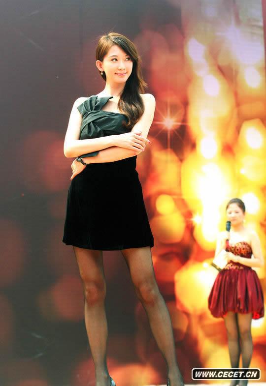 林志玲低胸性感秀美背