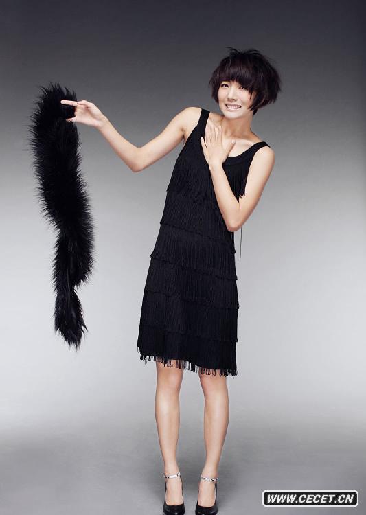 王珞丹短發(fā)可愛(ài)寫(xiě)真