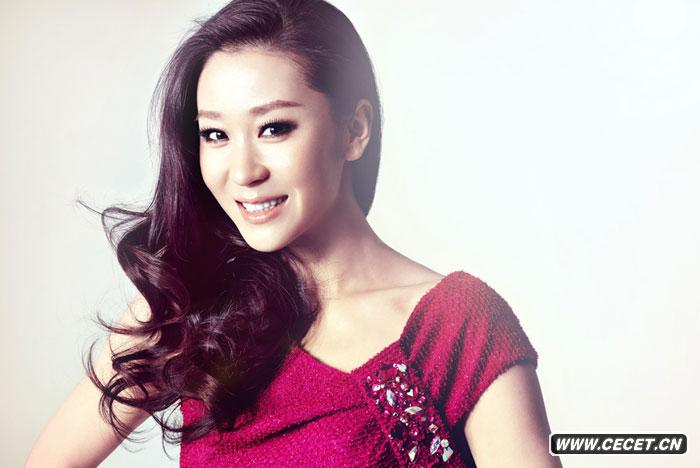 苗圃散發(fā)性感典雅氣質(zhì)