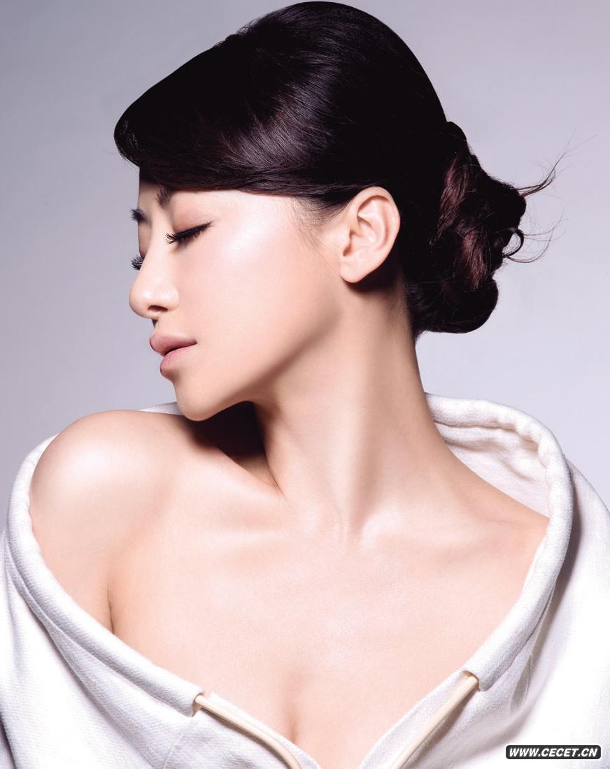 陳紫函初春寫(xiě)真恬靜淡雅