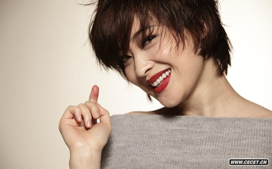 梅婷俏皮生動(dòng)短發(fā)寫(xiě)真