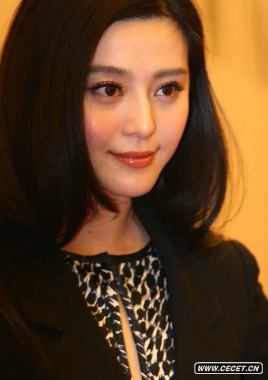 范冰冰長(cháng)卷發(fā)披肩嫵媚