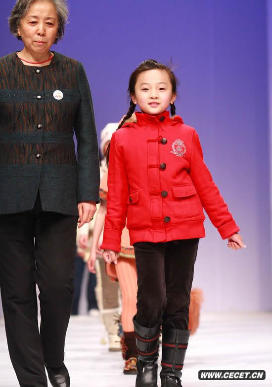 林妙可走秀不輸超模