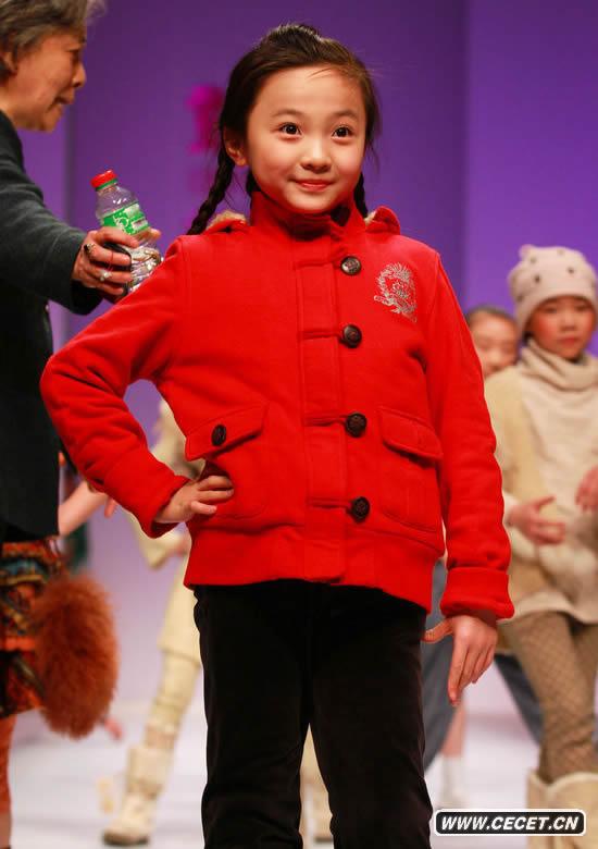 林妙可走秀不輸超模