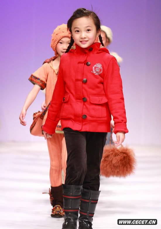 林妙可走秀不輸超模