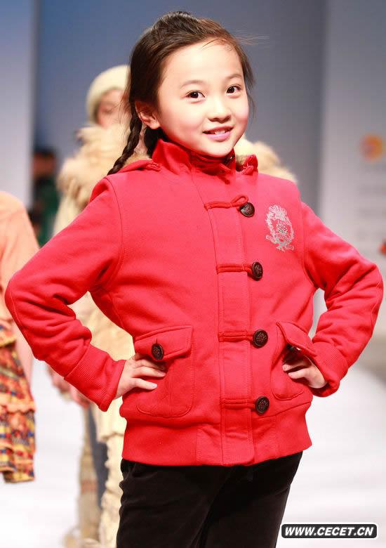 林妙可走秀不輸超模