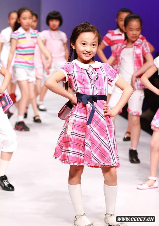 林妙可走秀不輸超模