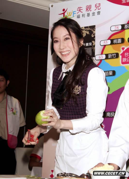 許慧欣化身廚娘秀廚藝