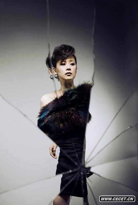 海清變身時(shí)尚女魔頭